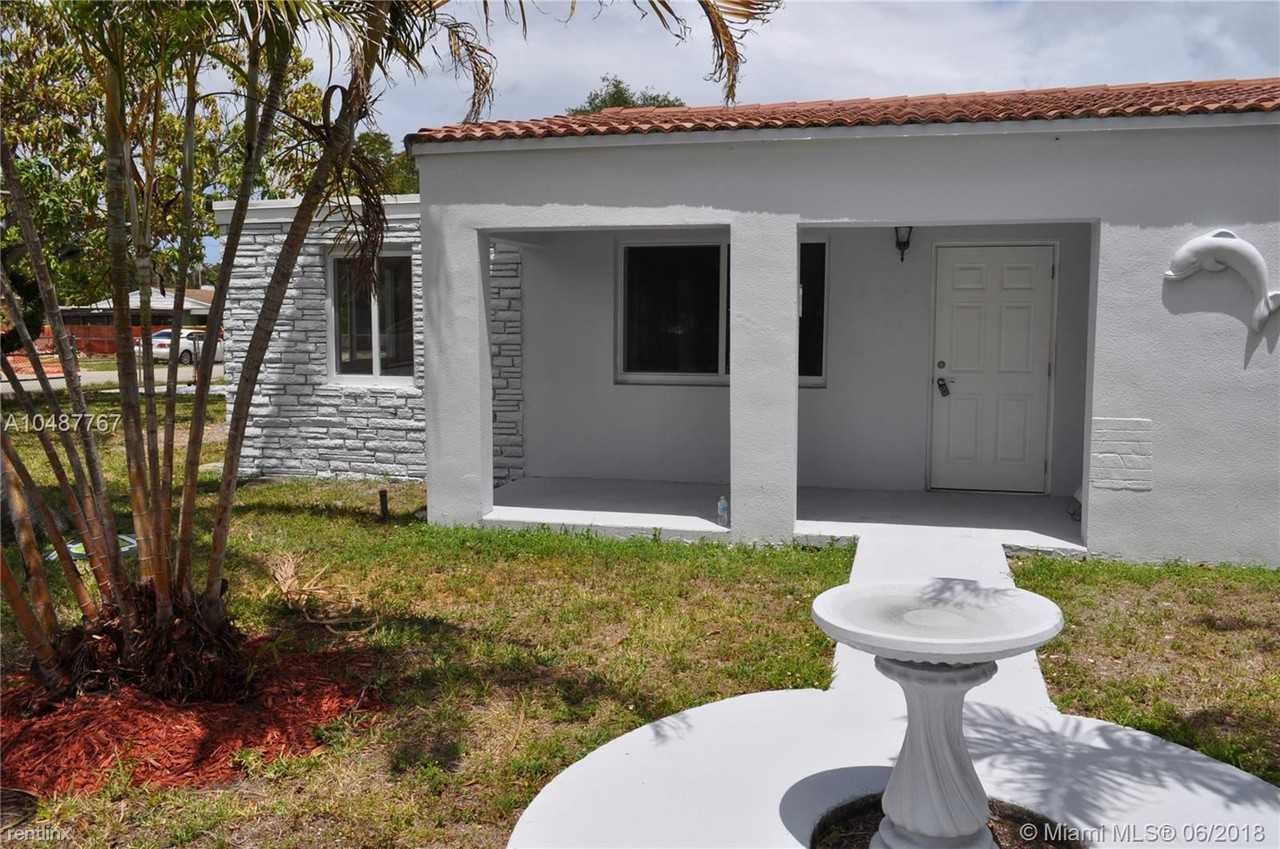 14145 NE 9th Ave #14147 - Photo 2 of 6