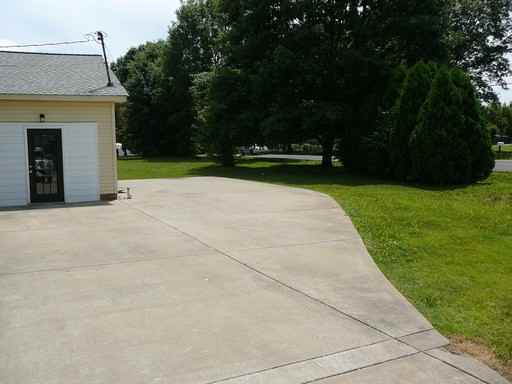 670 Tylertown Rd - Photo 2 of 8