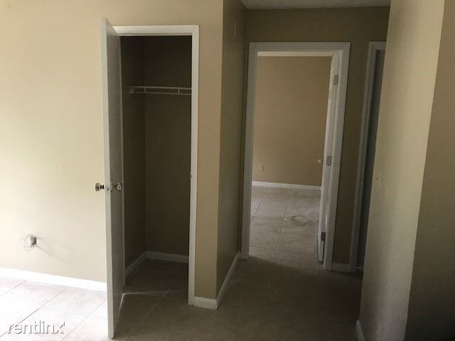 1406 Herschell St - Photo 2 of 8