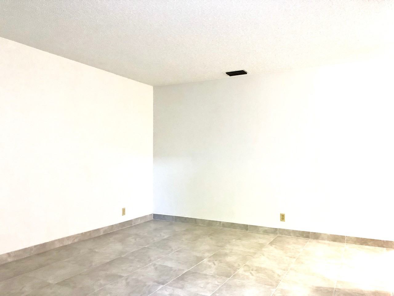 1746 3rd Ave N - Photo 3 of 21