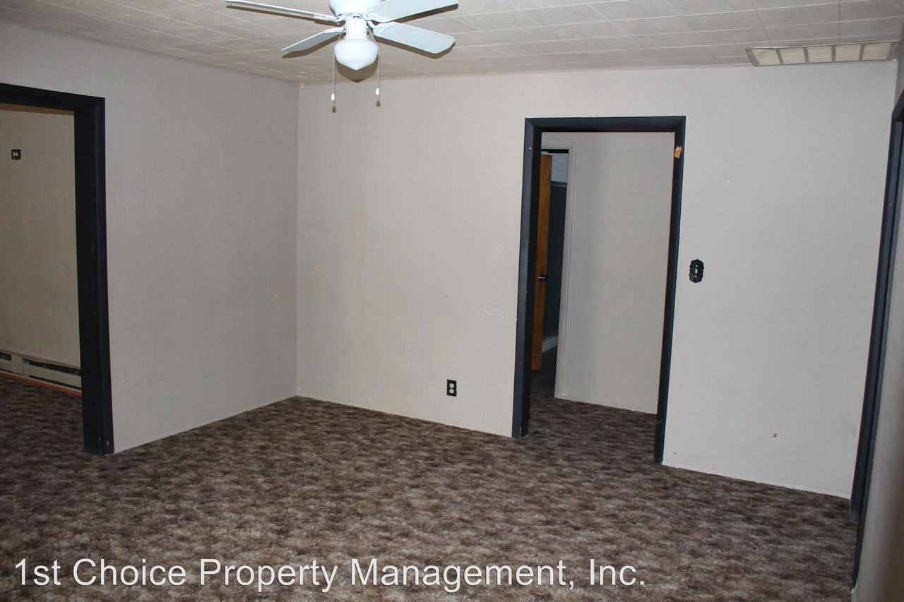 425 W 1st St - Photo 3 of 11