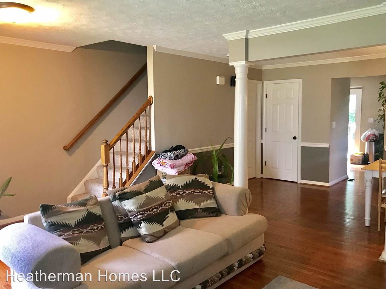 209 Bentley Ct - Photo 2 of 20