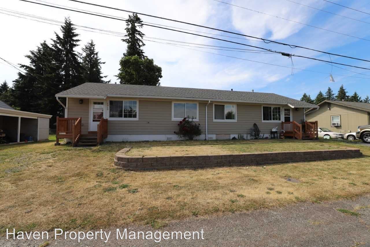 1915 Harrington Ave NE - Photo 2 of 2