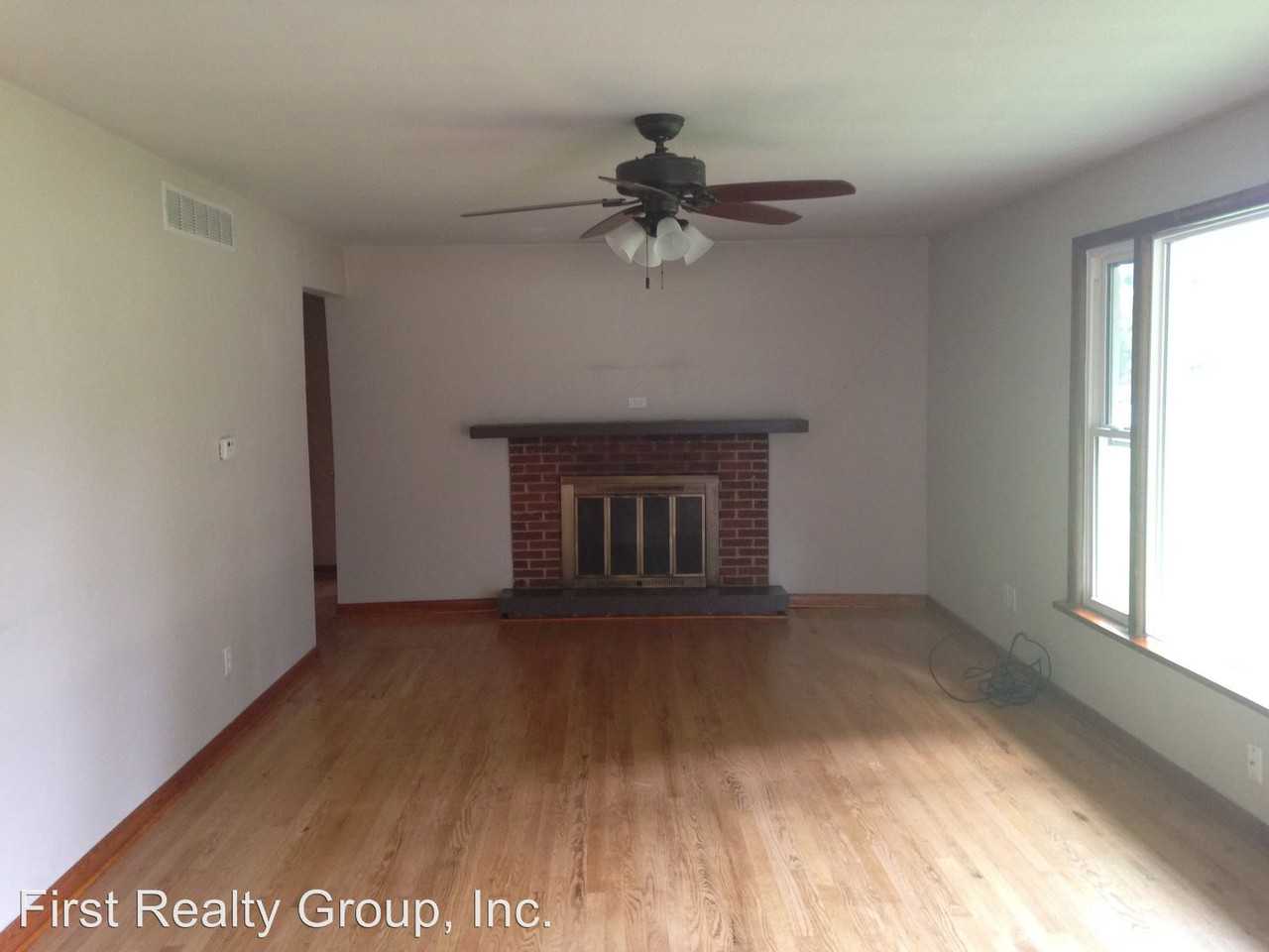 260 Fairview Dr - Photo 2 of 10
