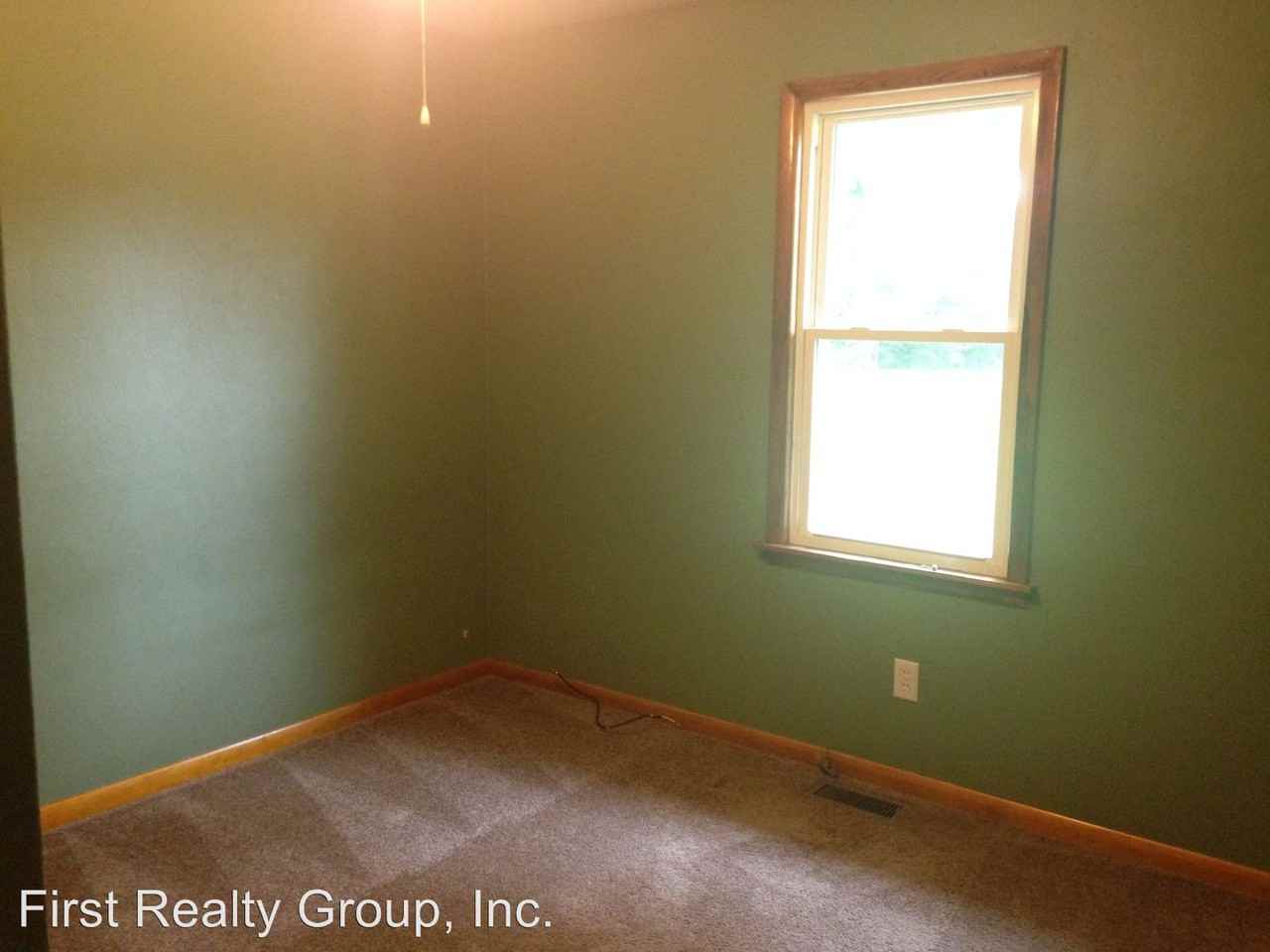 260 Fairview Dr - Photo 3 of 10