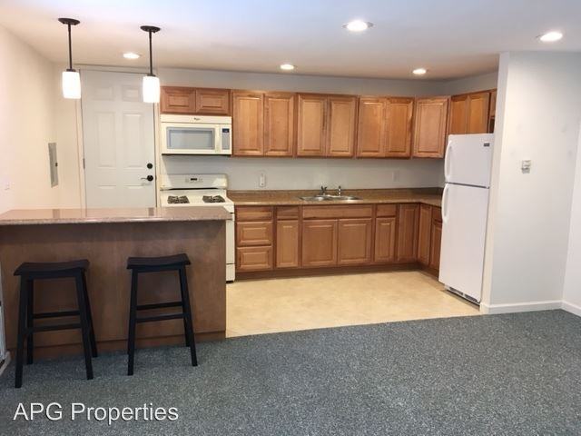 16065 Brookdale Dr - Photo 2 of 7