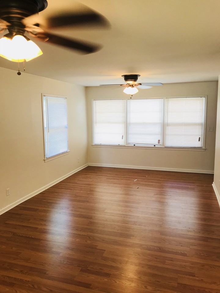 503 Arlington Dr - Photo 2 of 17