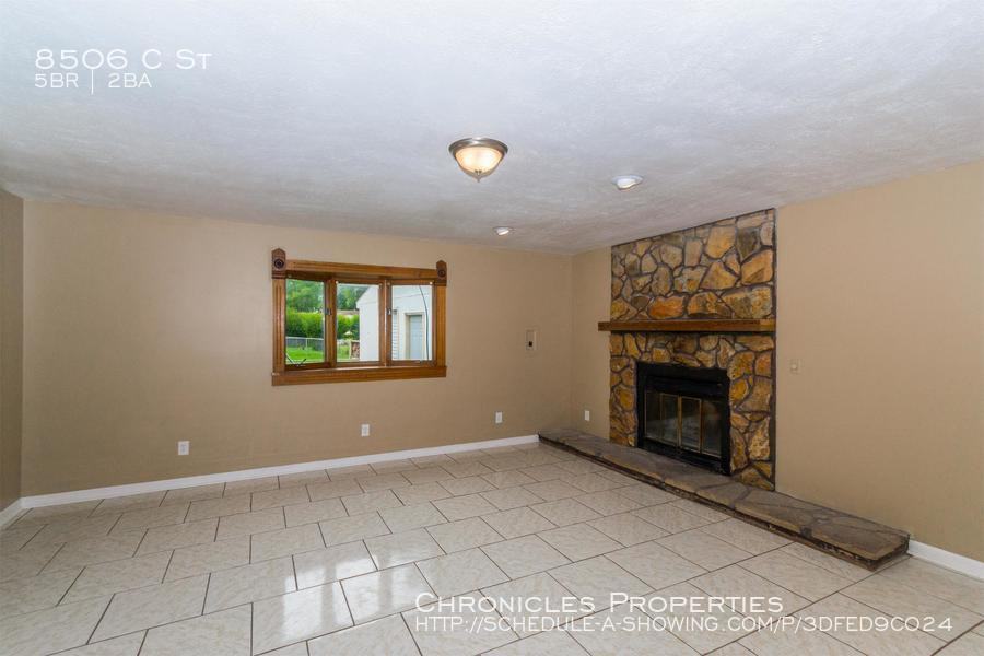 8506 C St - Photo 3 of 8