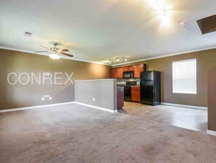 177 Bermuda Lakes Dr - Photo 2 of 8
