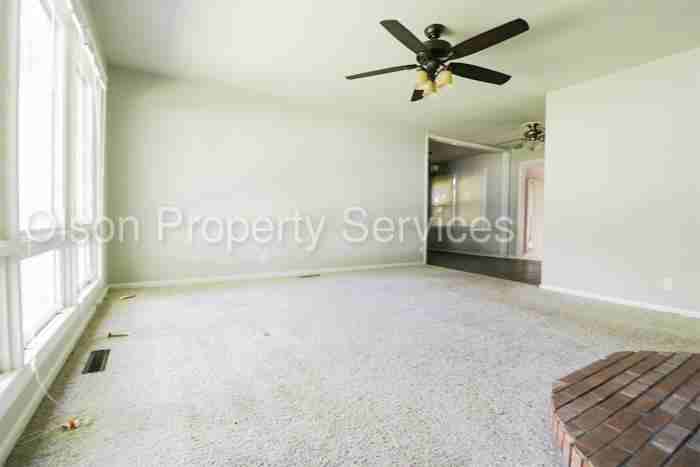 3043 Evelyn St - Photo 2 of 26