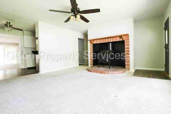 3043 Evelyn St - Photo 3 of 26