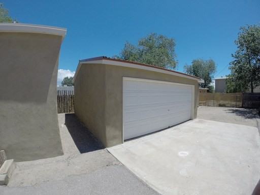 1510 Amado St NW - Photo 2 of 30