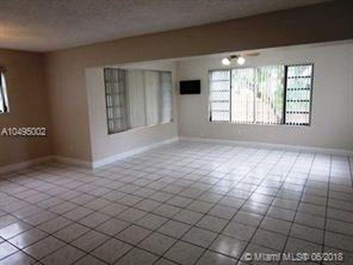 7831 SW 15th St - Photo 3 of 8