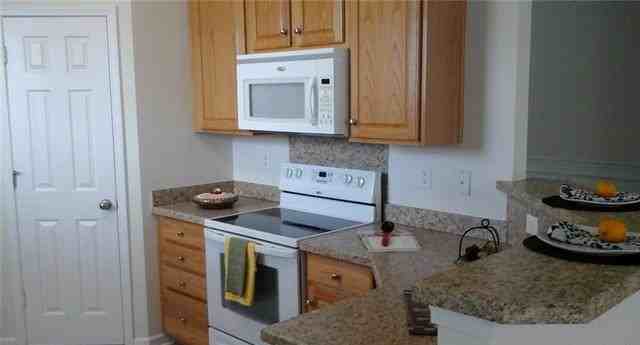 10814 Traders Ct - Photo 2 of 14