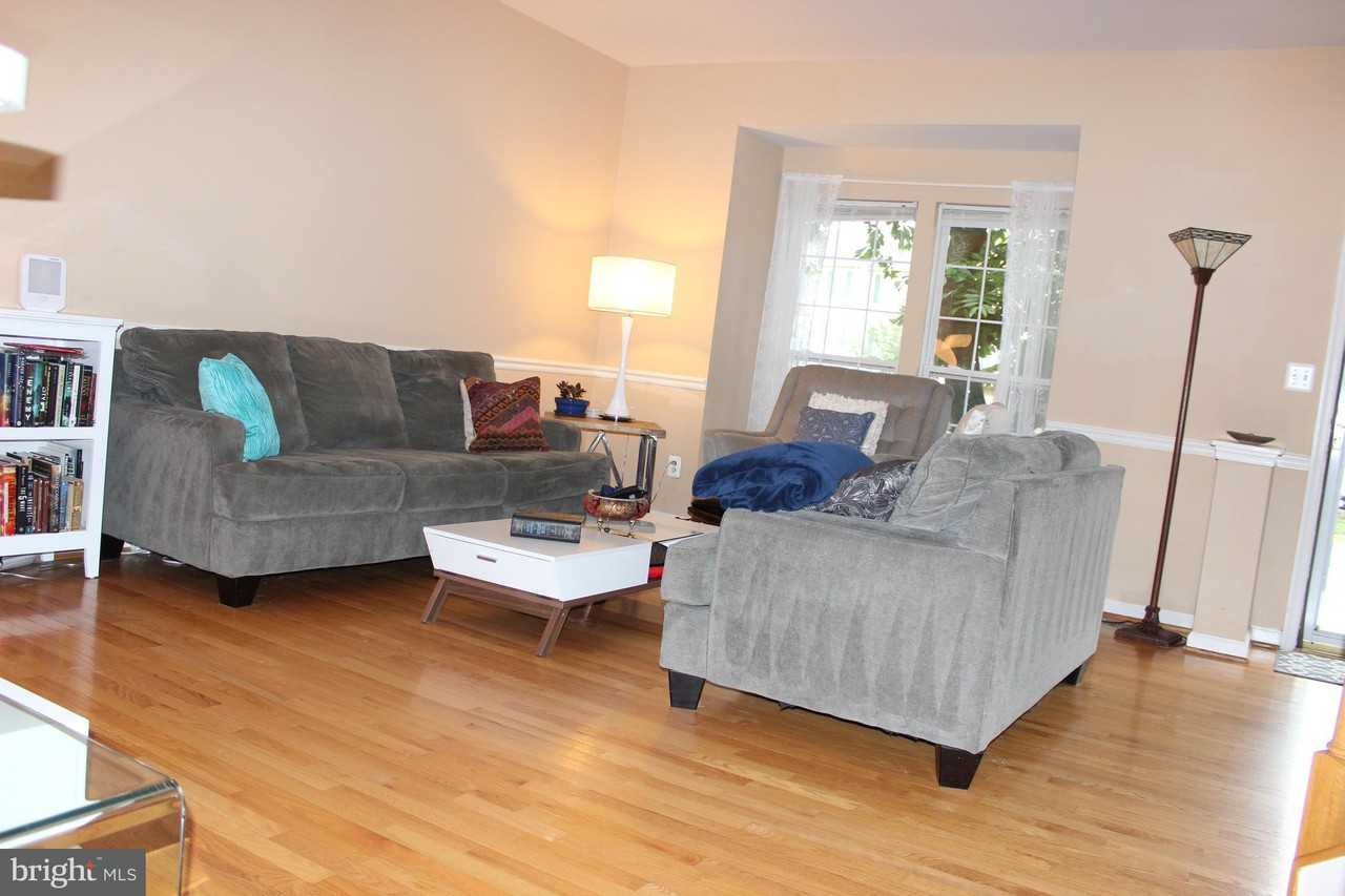 7003 Manahoac Pl - Photo 3 of 30