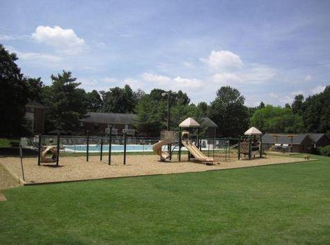 470 D Lindsay Street - Photo 3 of 9