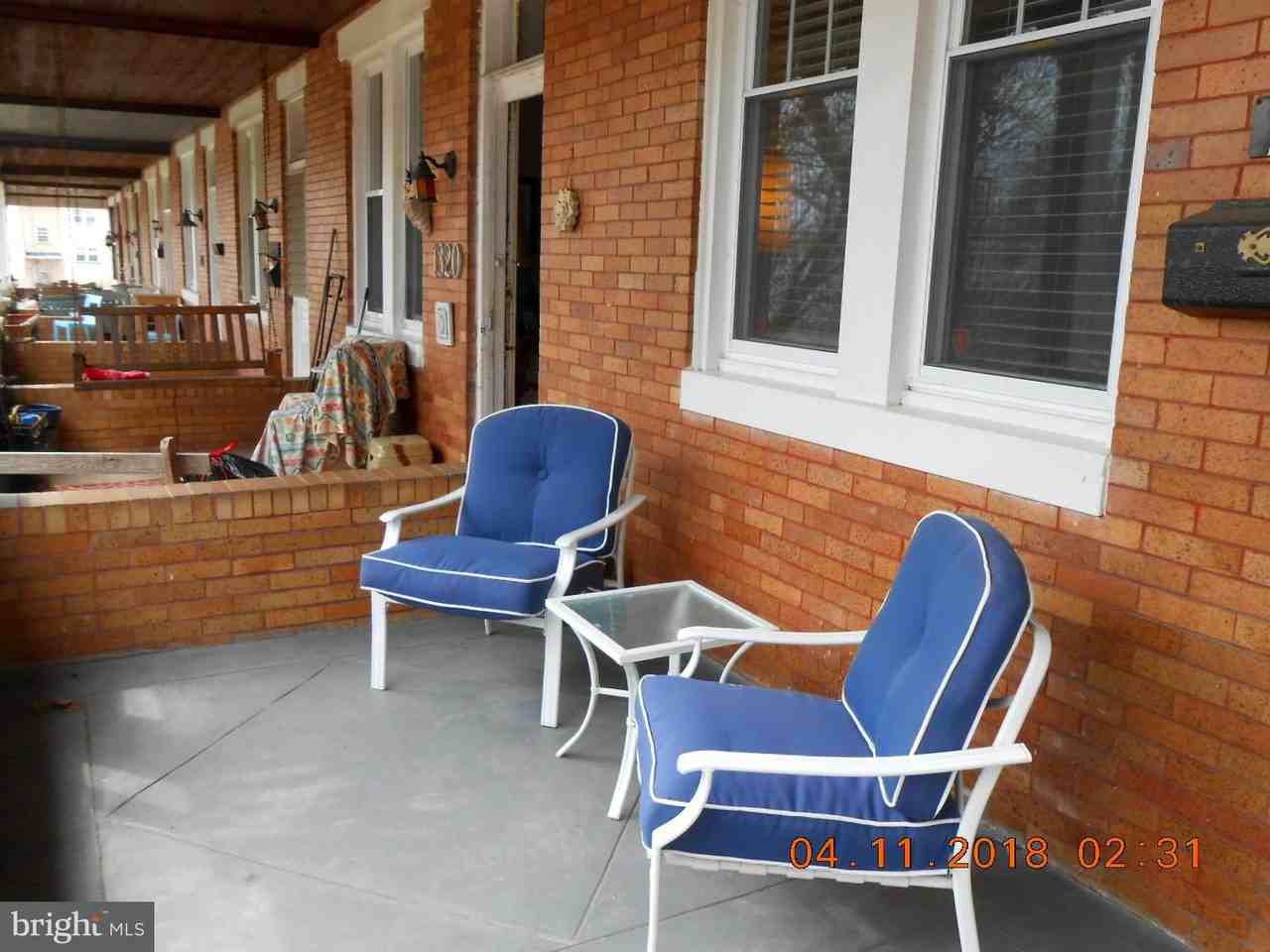 1318 W 40th St - Photo 2 of 23