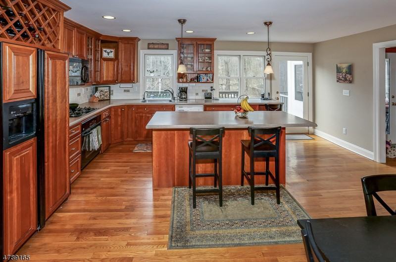 4 Center Dr #4 - Photo 2 of 21