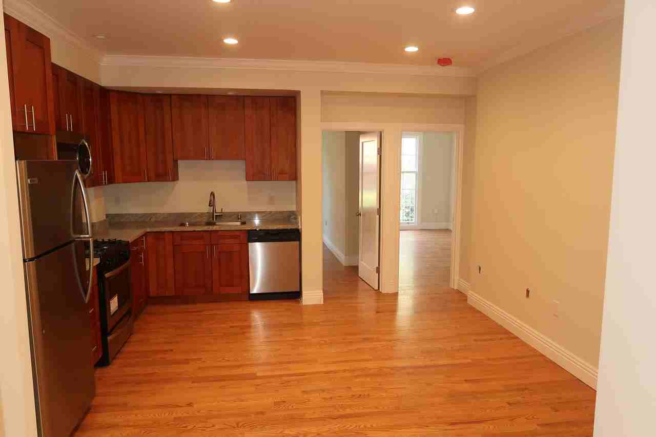 1090 Eddy Street #101