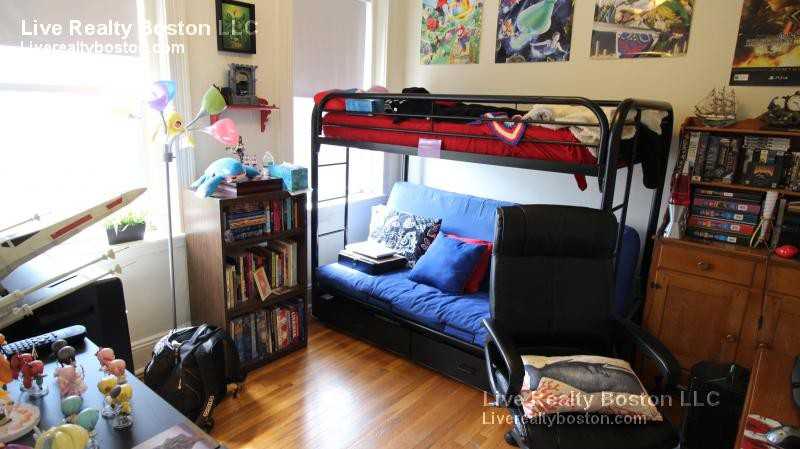 Egremont Road #10 - Photo 3 of 8