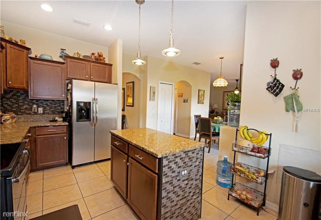 13830 Newport Shores Dr - Photo 3 of 45