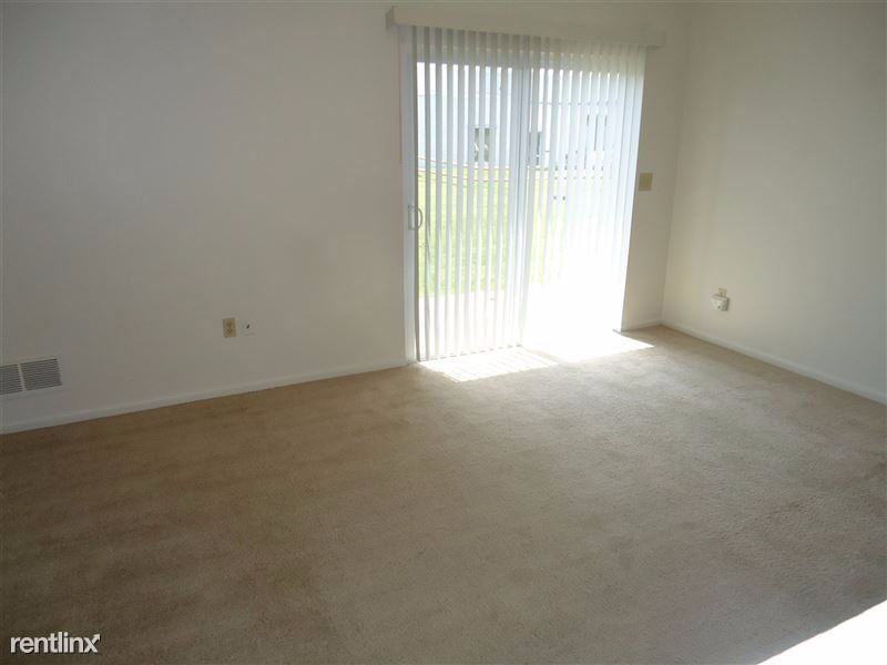 704 Hemlock Square - Photo 2 of 13