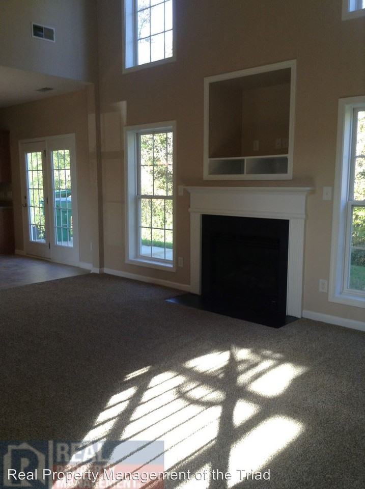 1300 Pondhaven Dr - Photo 3 of 25