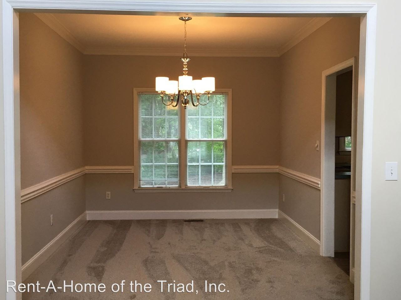 5722 Bayleaf Ln - Photo 3 of 20