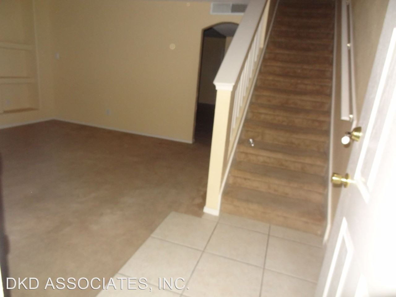 3824 Lynwood St - Photo 2 of 20