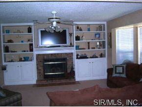 1236 Larkspur Dr - Photo 3 of 6