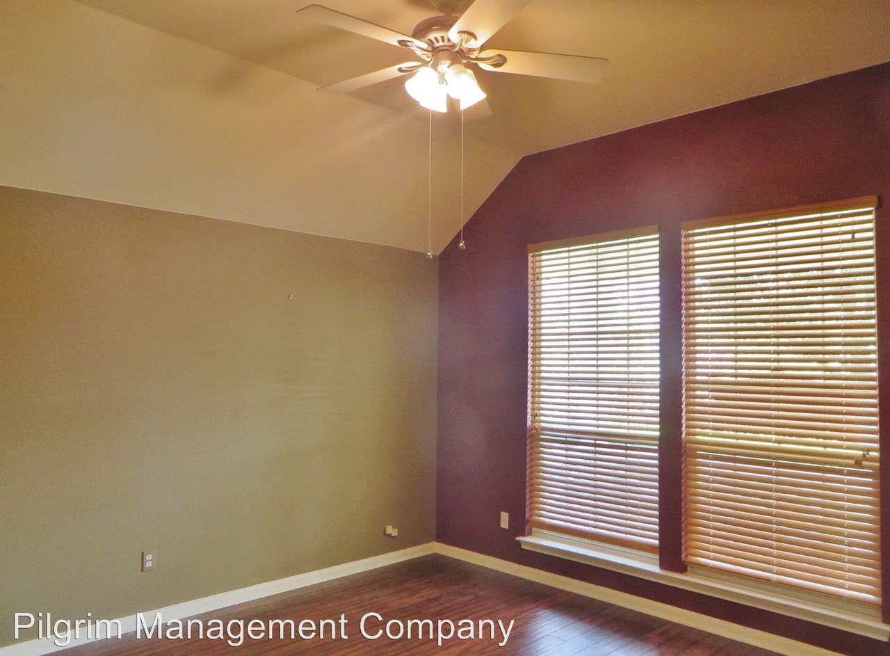 276 Greenside Ln - Photo 3 of 30