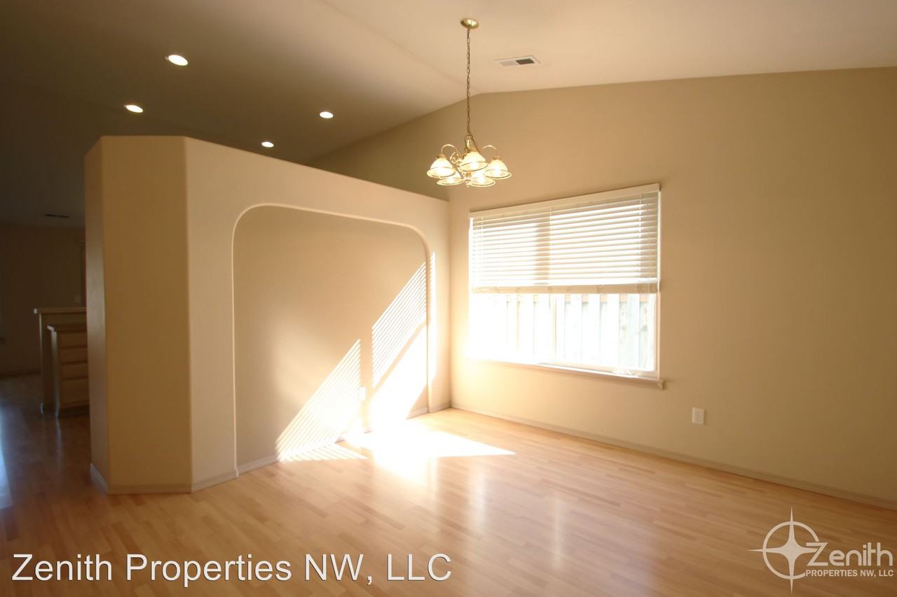 17002 SE 3rd St - Photo 3 of 19