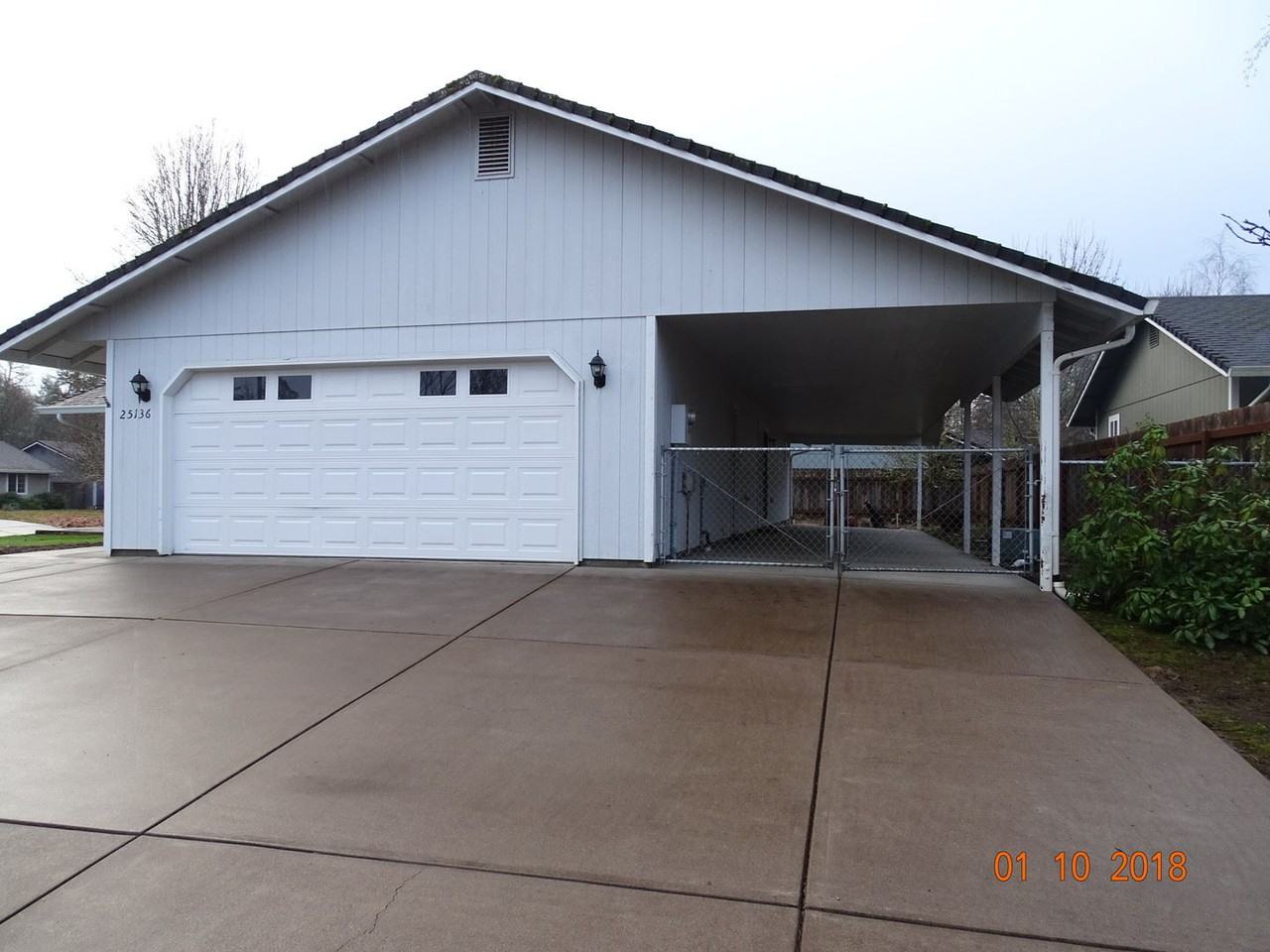 25136 Irenic Ave - Photo 2 of 11