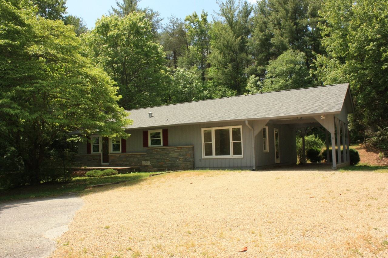 3330 Skyuka Rd - Photo 2 of 11