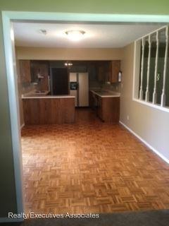 1614 McIlvaine Dr - Photo 2 of 8