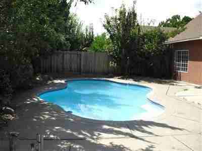 532 Sears Dr - Photo 2 of 6