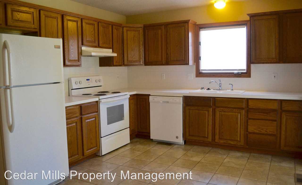10605 W Douglas Ave - Photo 2 of 8