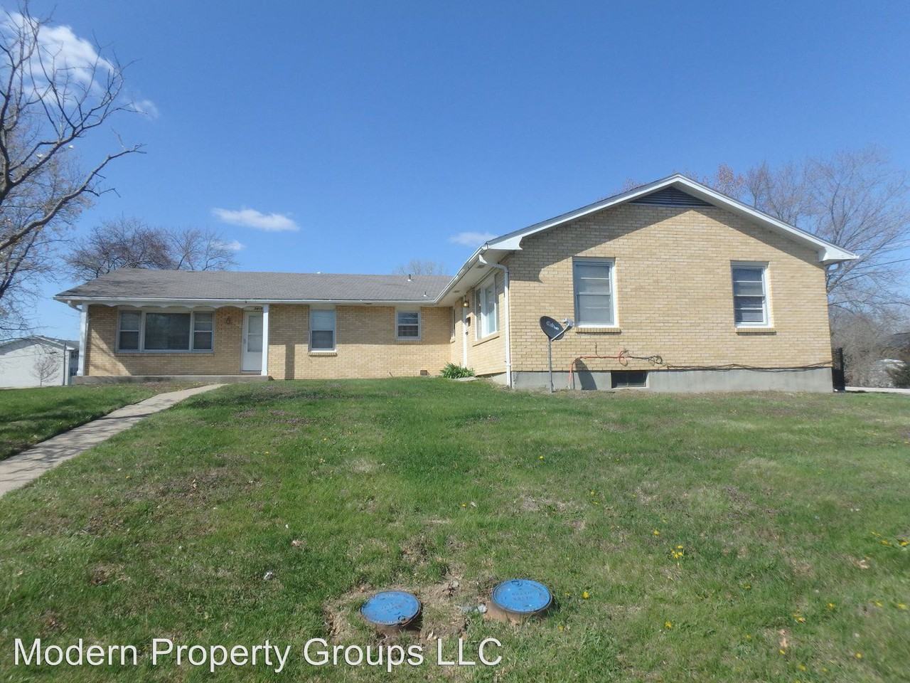 2415 White Gate Dr - Photo 2 of 17