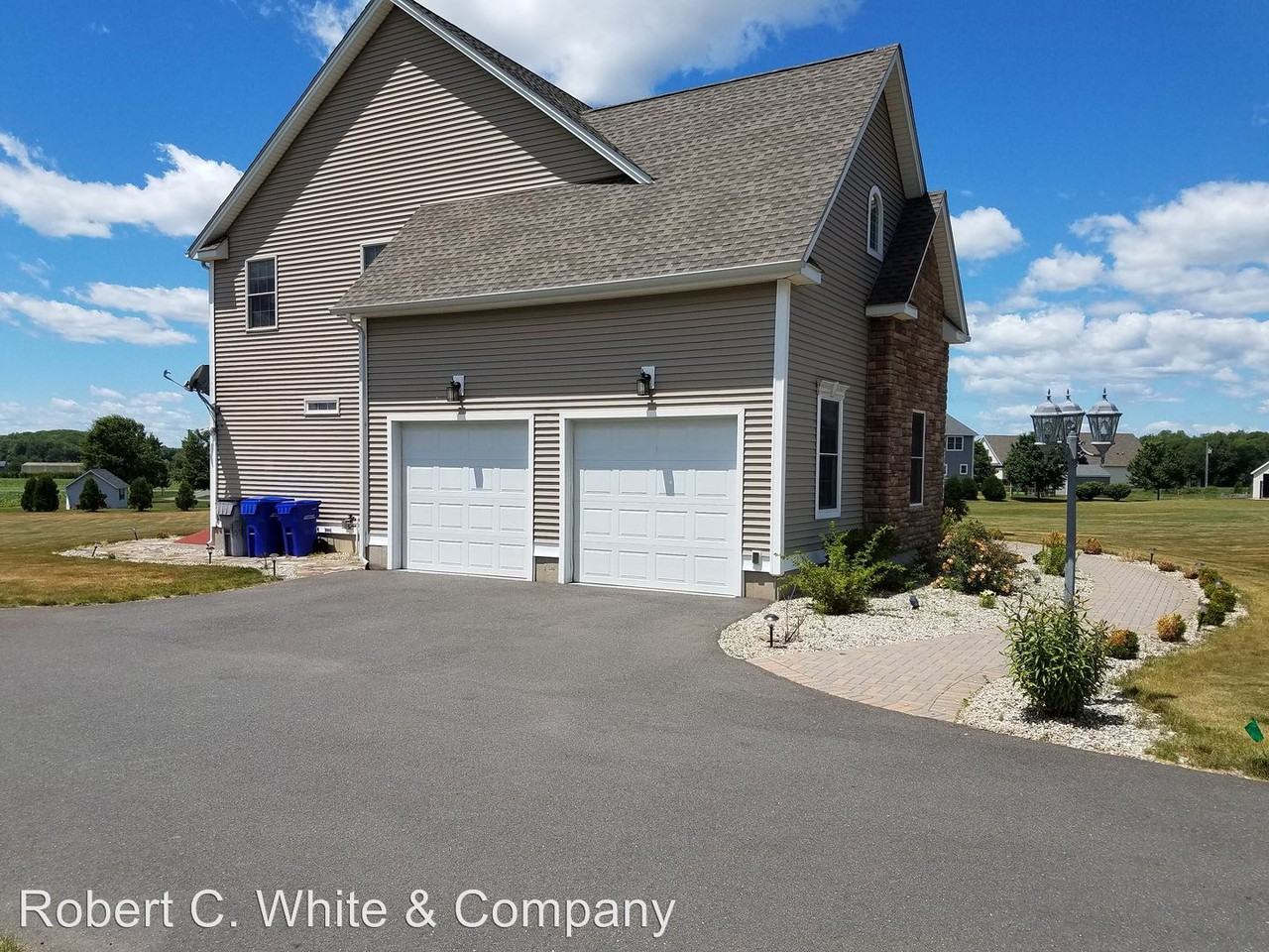 2 Daisy Ln - Photo 2 of 11