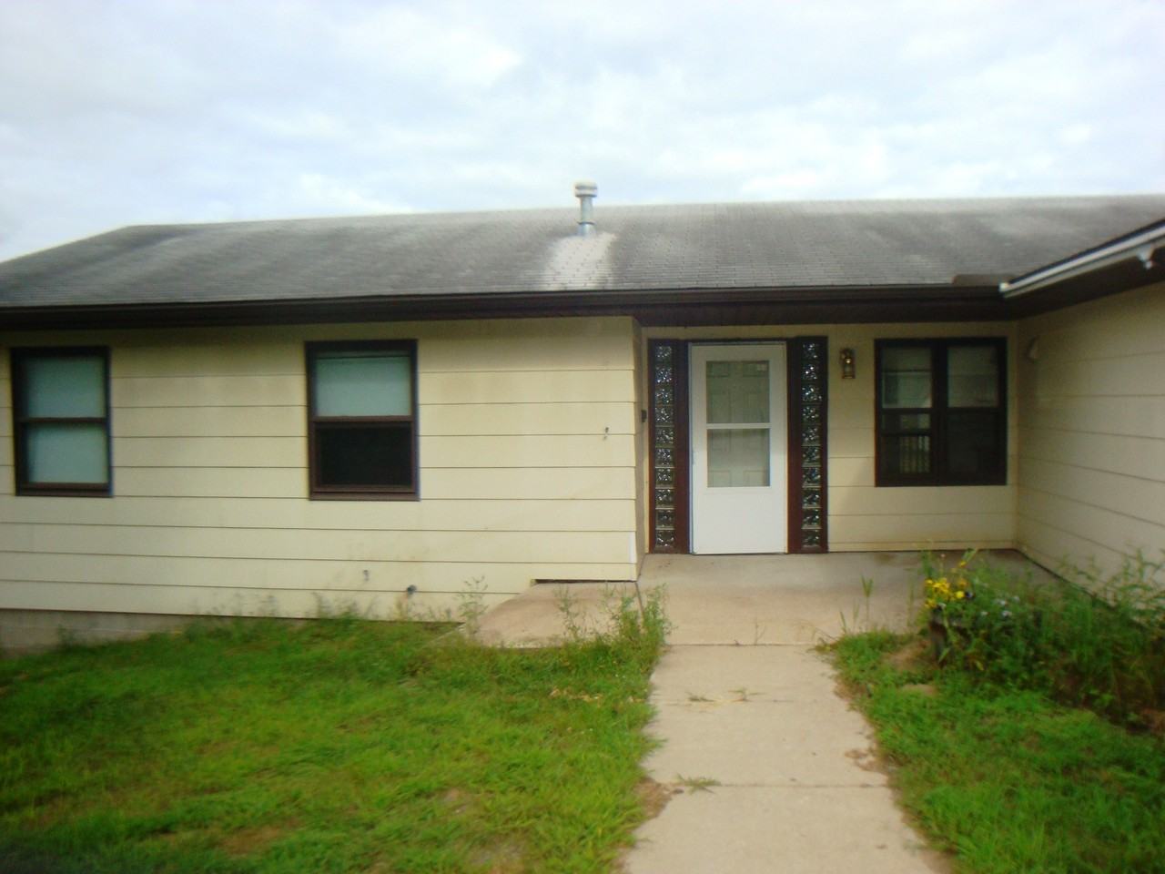 35497 Falcon Avenue - Photo 3 of 12