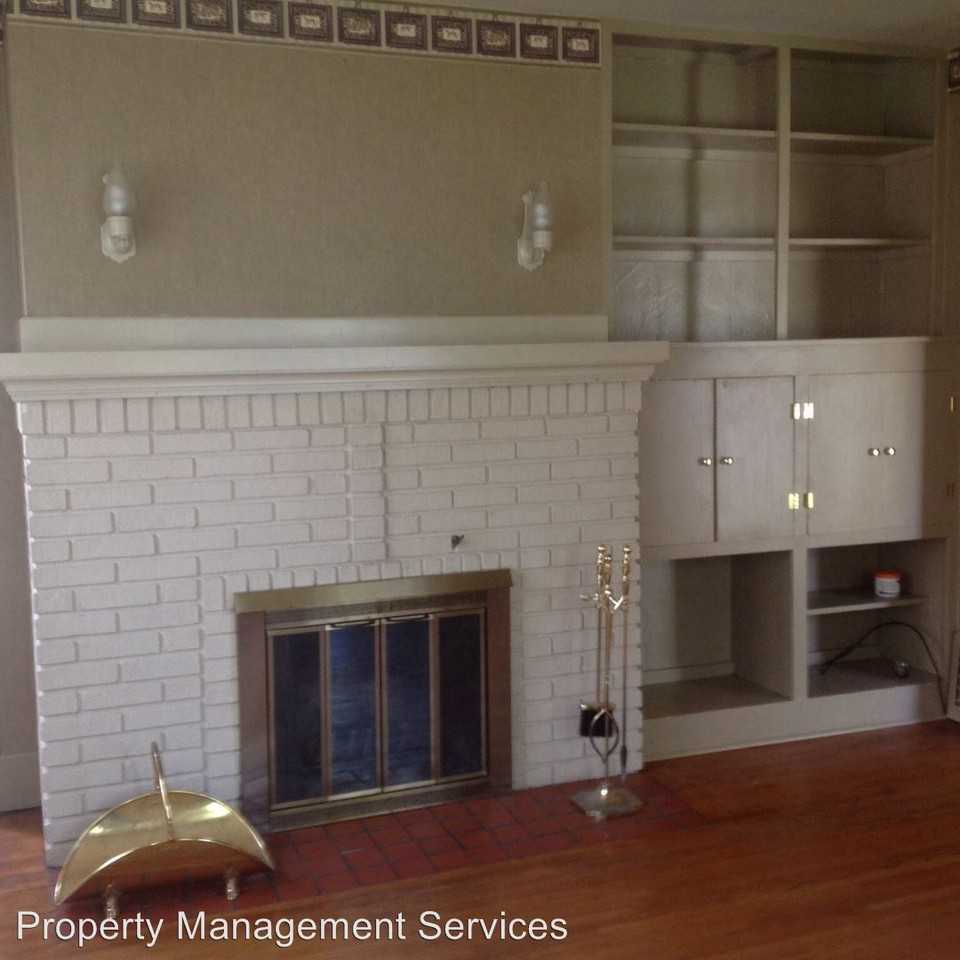 1439 Kilbourn St - Photo 3 of 9