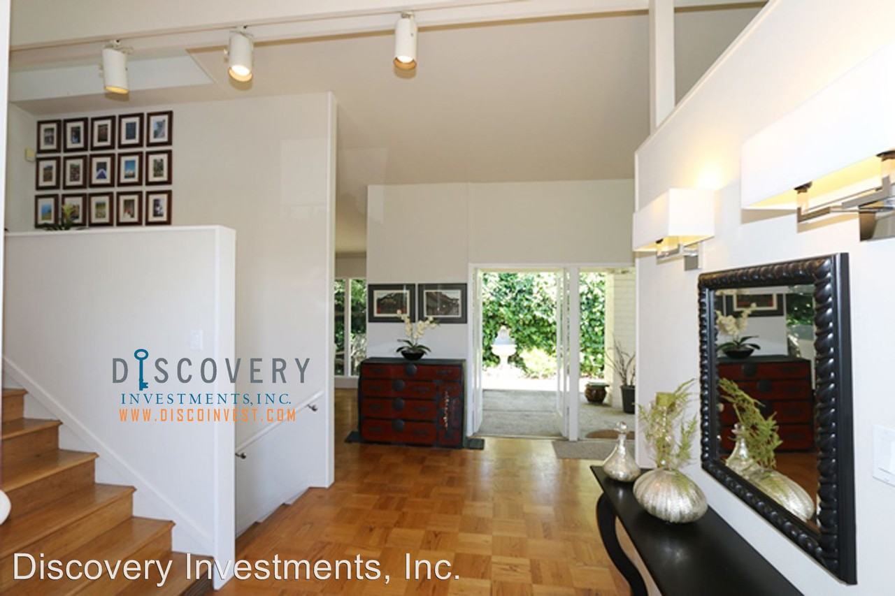 210 St James Dr - Photo 2 of 20
