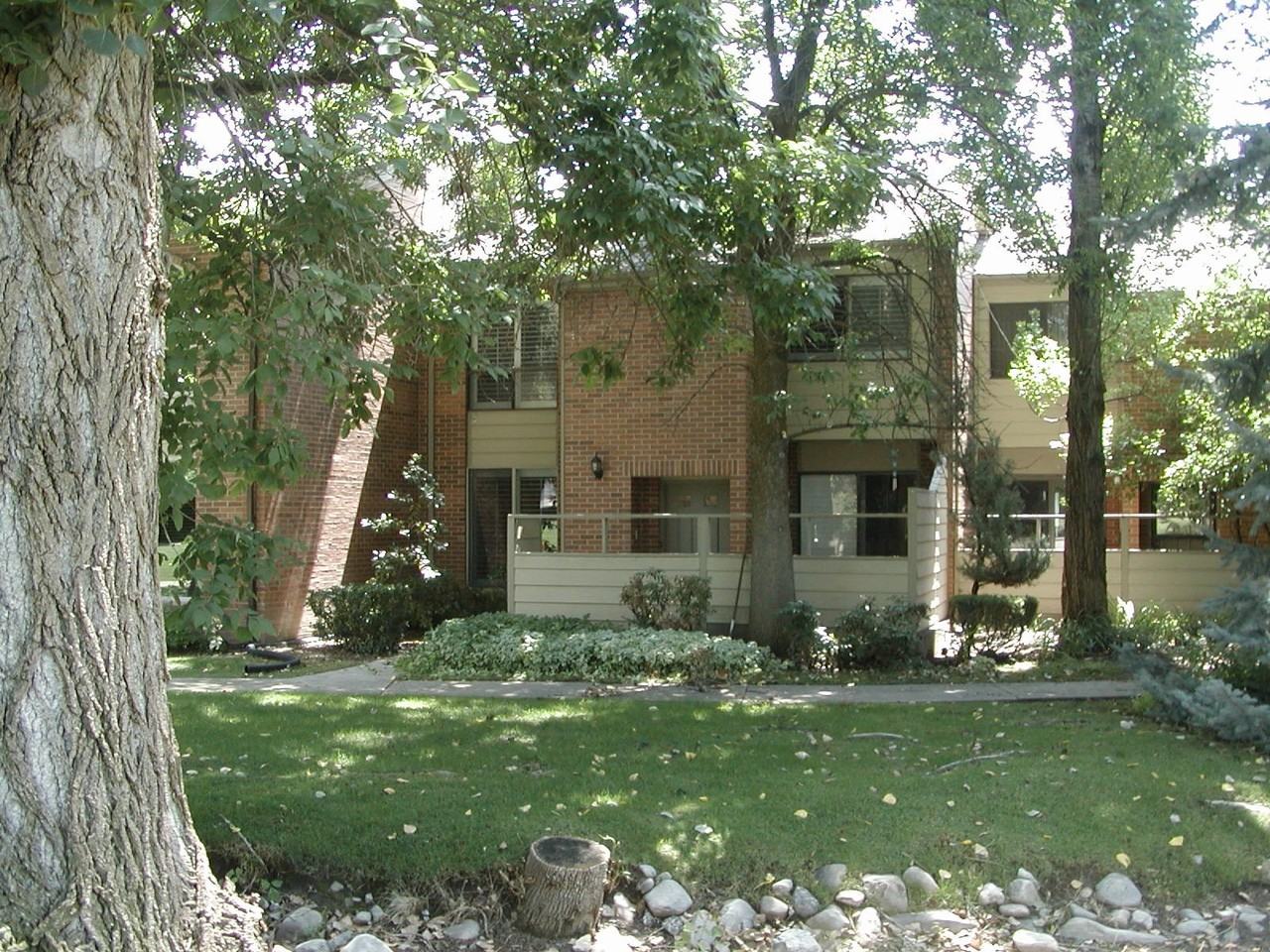 3263 N Shadowbrook Cir - Photo 2 of 12