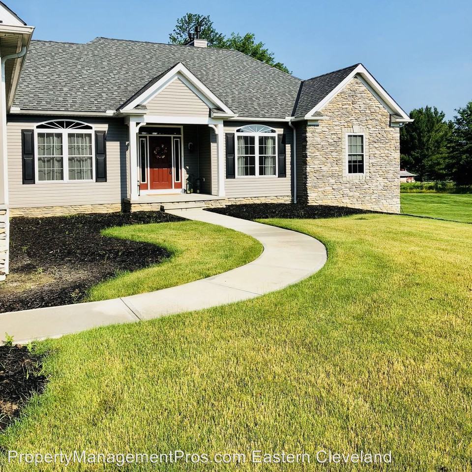 2532 Maple Hill Road - Photo 2 of 41