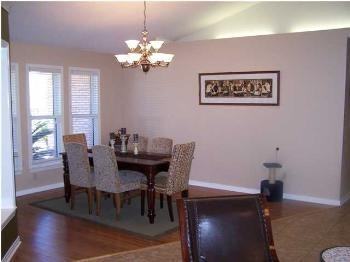 911 Shadow Ridge Dr - Photo 3 of 10