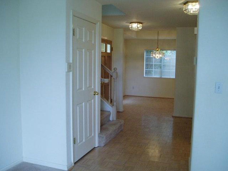 323 Treasure Island Drive - Photo 3 of 16