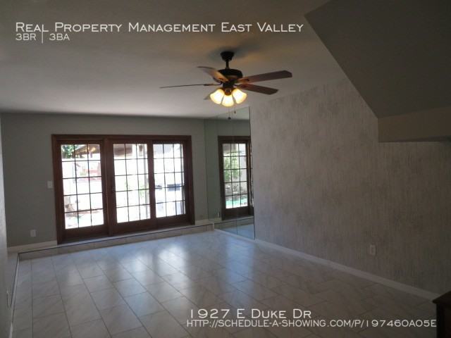 1927 E Duke Dr - Photo 3 of 29