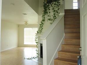 337 Country Aire Dr - Photo 2 of 20