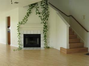 337 Country Aire Dr - Photo 3 of 20