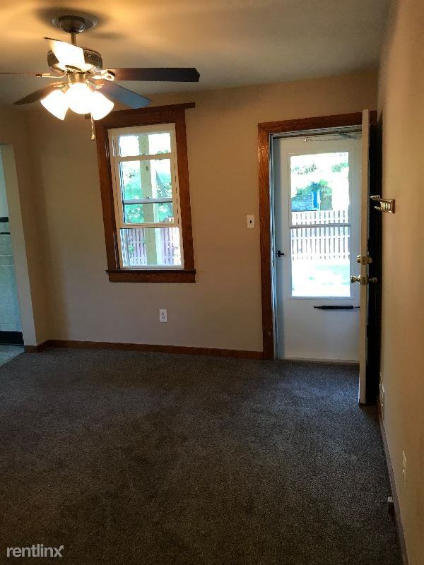 9 N Woodbury Rd - Photo 2 of 10